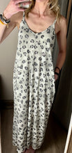 Load image into Gallery viewer, Simple Maxi Dress w/ Pckts