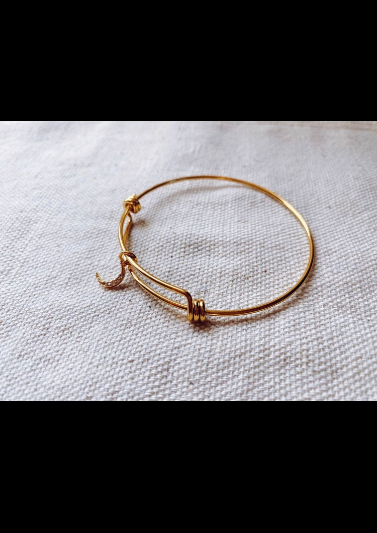 Hepburn Gold Bangle Bracelet Collection